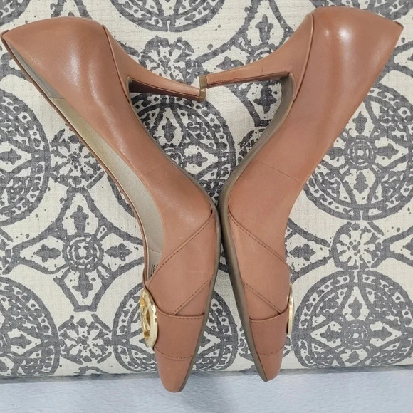 Michael by Michael Kors Caroline Charm Pump - Picture 8 of 14